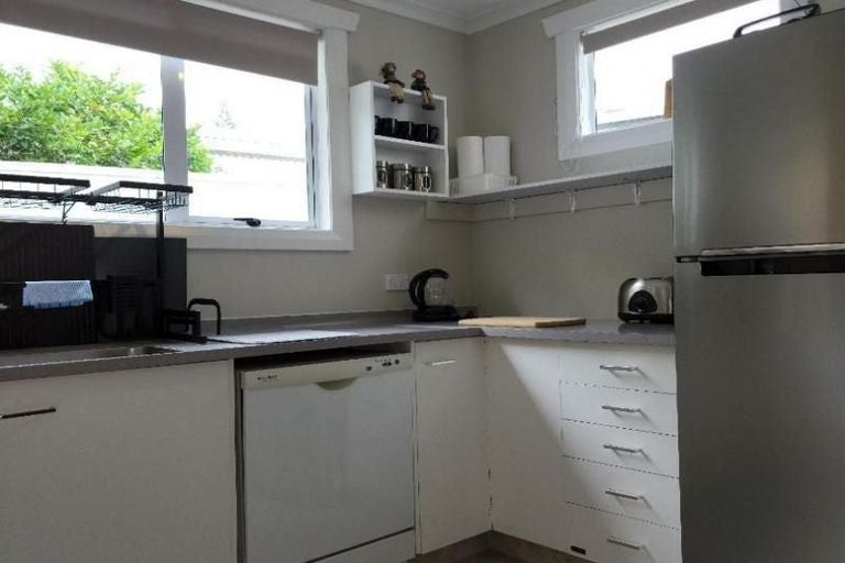 Photo of property in 27 Ngamotu Road, Moturoa, New Plymouth, 4310