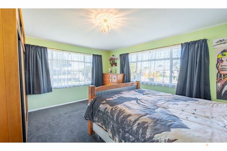 Photo of property in 1 Regent Street, Waimate, 7924