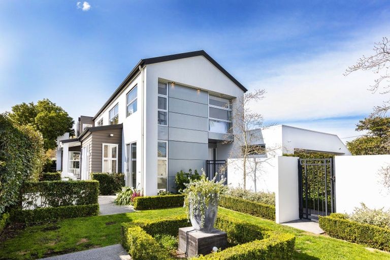 Photo of property in 26 Hartley Avenue, Strowan, Christchurch, 8052