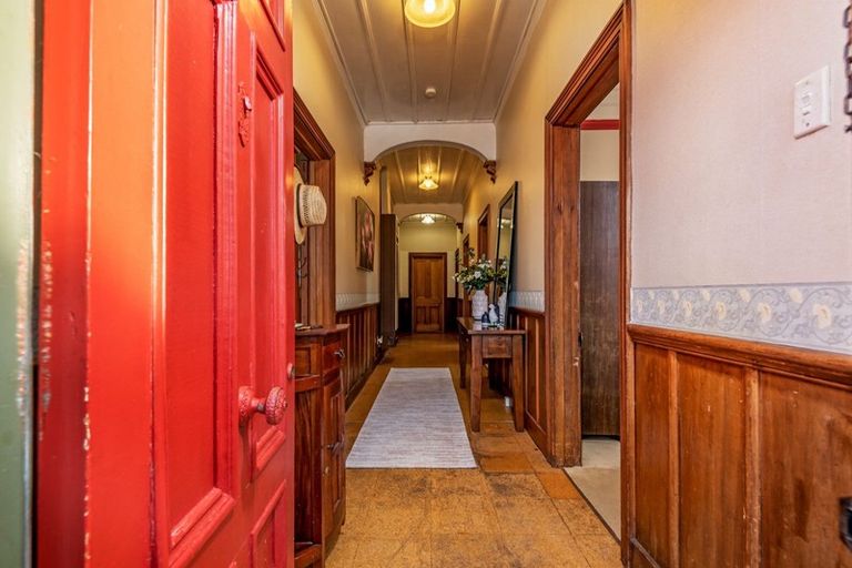 Photo of property in 102 Atawhai Road, Fitzherbert, Palmerston North, 4410