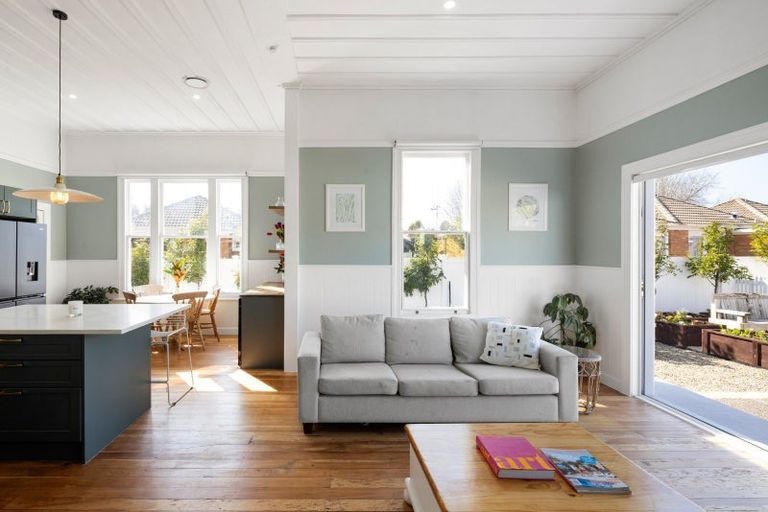 Photo of property in 114 Victoria Street, Cambridge, 3434