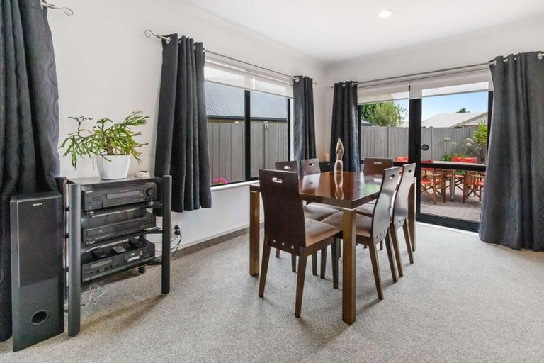 Photo of property in 50 Diomede Glade, Flagstaff, Hamilton, 3210