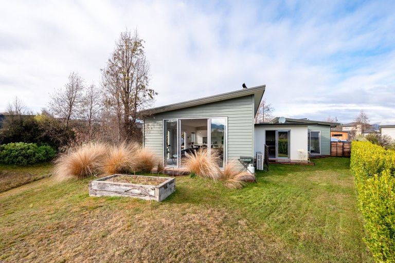 Photo of property in 6 Takahe Lane, Wanaka, 9305