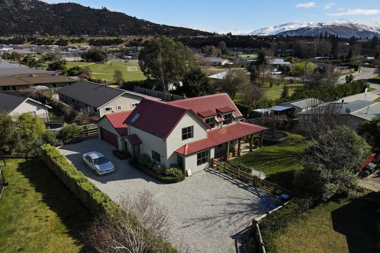 Photo of property in 20 Frye Crescent, Albert Town, Wanaka, 9305