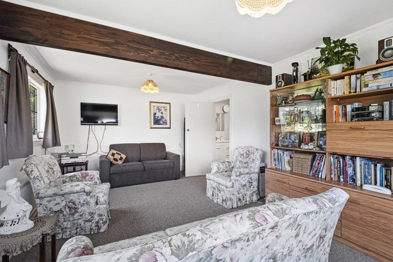 Photo of property in 2/12 Law Street, Torbay, Auckland, 0630