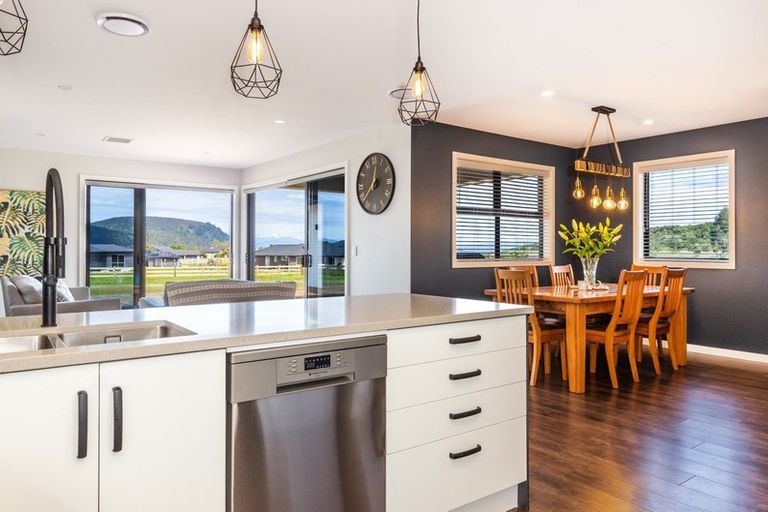 Photo of property in 7 Kanuka Grove, Kinloch, Taupo, 3377