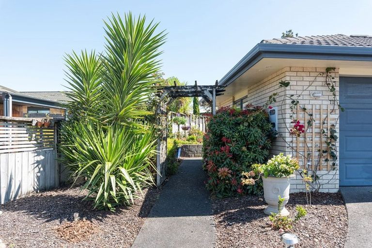 Photo of property in 11 Oakridge Drive, Kerikeri, 0230