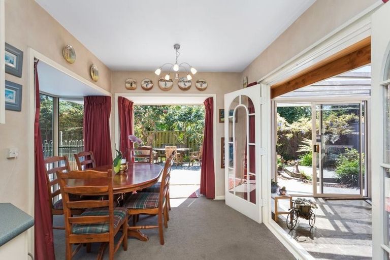 Photo of property in 385 Sawyers Arms Road, Harewood, Christchurch, 8051