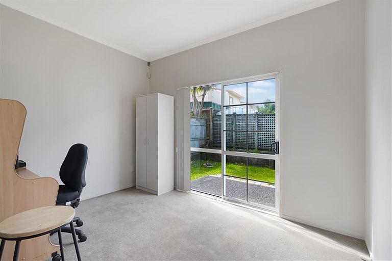 Photo of property in 38 Mulvaney Crescent, Henderson, Auckland, 0612