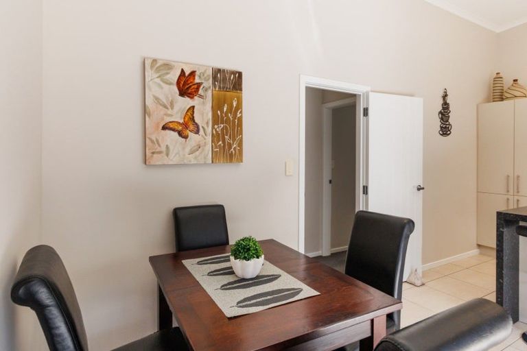 Photo of property in 10 Galea Grove, Kelvin Grove, Palmerston North, 4414