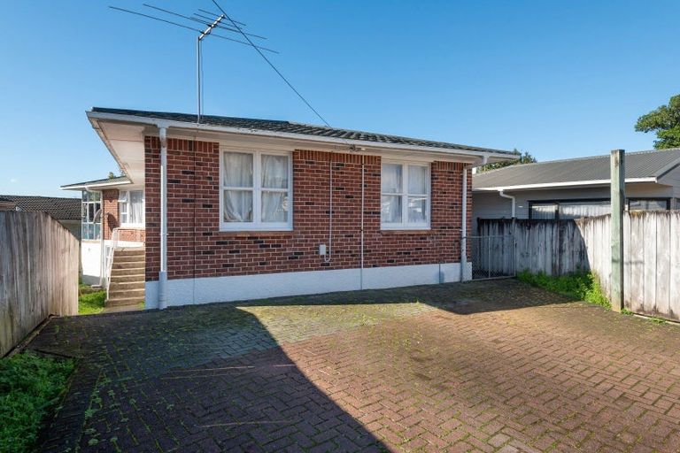 Photo of property in 70 Sturges Road, Henderson, Auckland, 0612