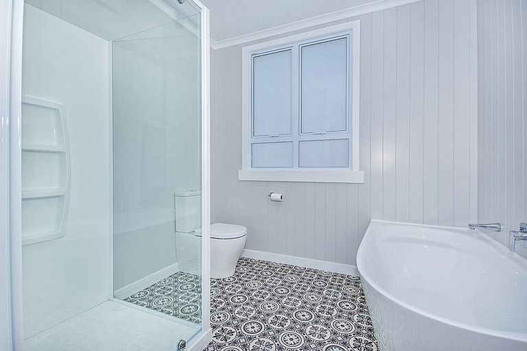 Photo of property in 17a Central Avenue, Avenues, Whangarei, 0110