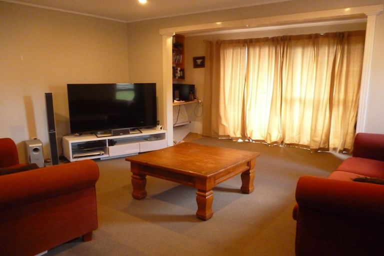 Photo of property in 57 Lavery Place, Sunnynook, Auckland, 0632