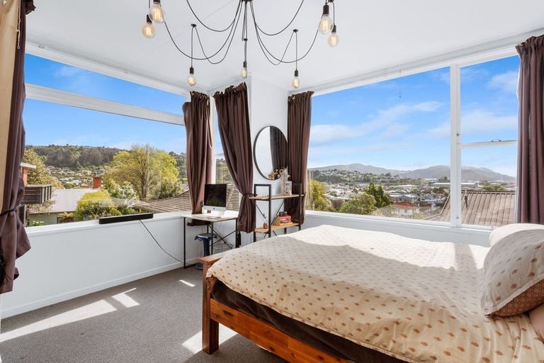 Photo of property in 33 Easther Crescent, Kew, Dunedin, 9012