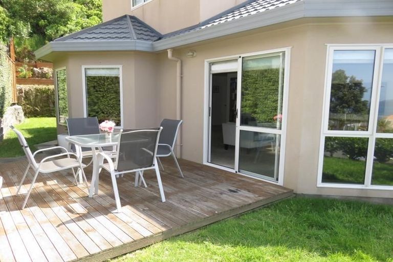 Photo of property in 49 Dress Circle, Newlands, Wellington, 6037