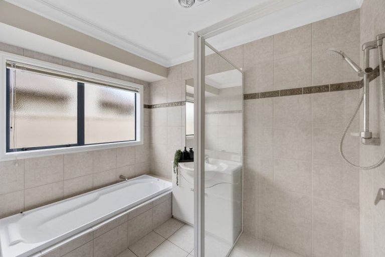 Photo of property in 15 Pinotage Drive, Greenmeadows, Napier, 4112