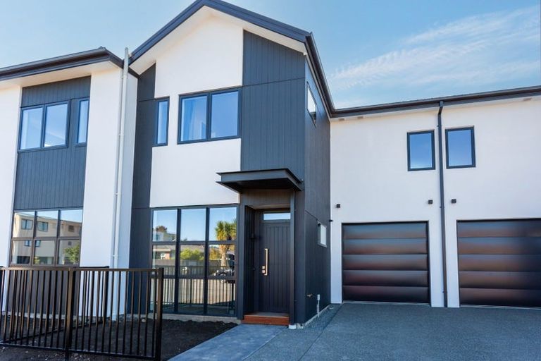 Photo of property in 2/42 Peverel Street, Riccarton, Christchurch, 8041