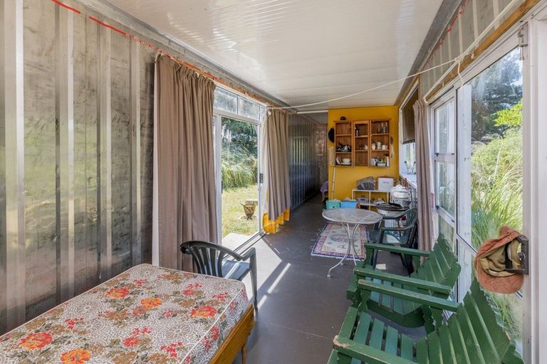 Photo of property in 18 Henham Lane, Waikawa Beach, Levin, 5573