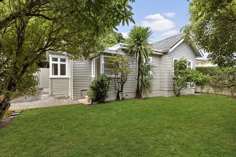 Photo of property in 74 Para Street, Miramar, Wellington, 6022