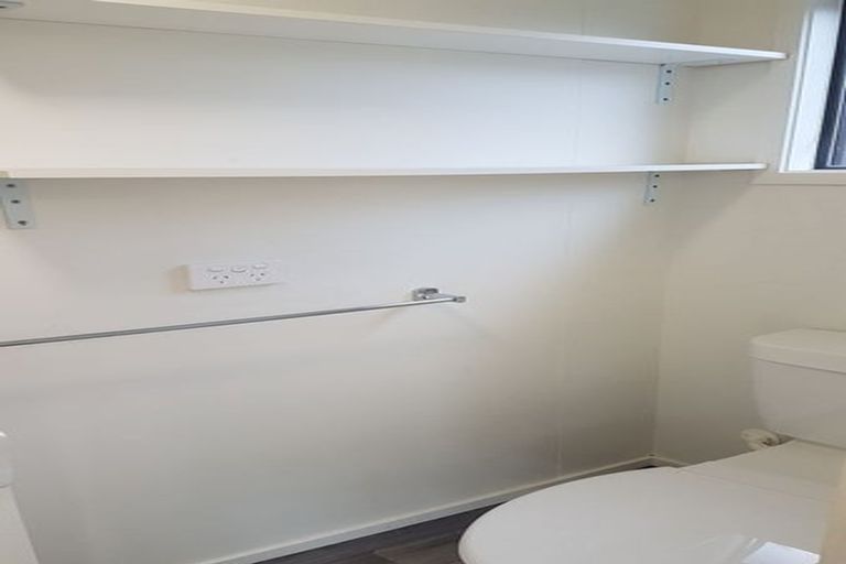 Photo of property in 5 Holgate Avenue, Herald Island, Auckland, 0618