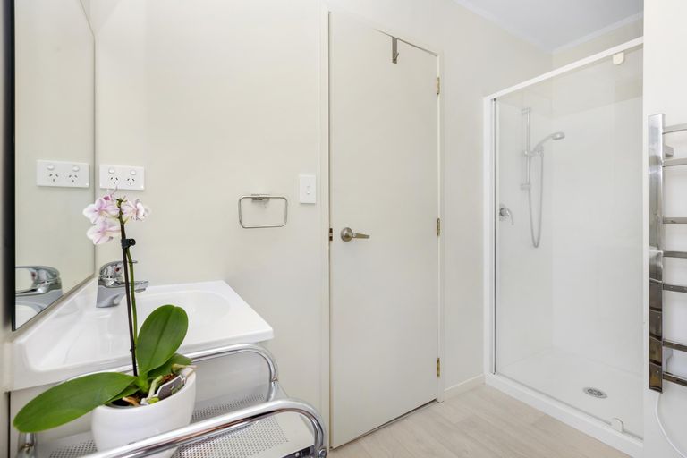 Photo of property in 5b Waikowhai Place, Raglan, 3225