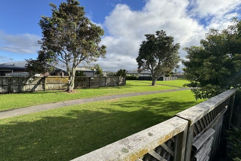 Photo of property in 23 Chalmers Close, Orewa, 0931