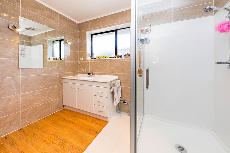 Photo of property in 1/42 Park Estate Road, Rosehill, Papakura, 2113