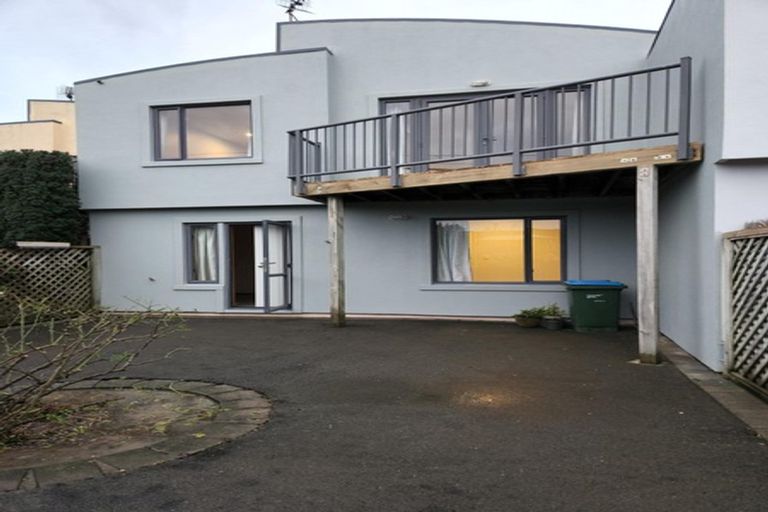 Photo of property in 14 Marina View, Paremata, Porirua, 5026