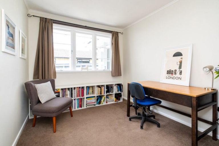 Photo of property in 30 Reynolds Road, Havelock North, 4130