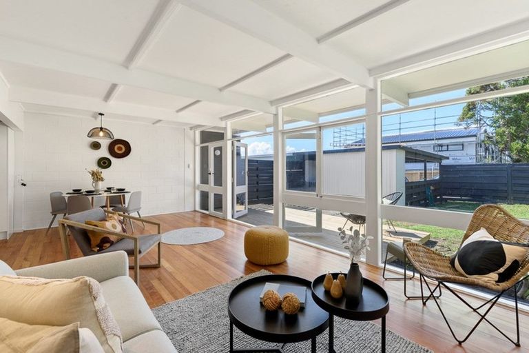 Photo of property in 3/340 Te Atatu Road, Te Atatu South, Auckland, 0610