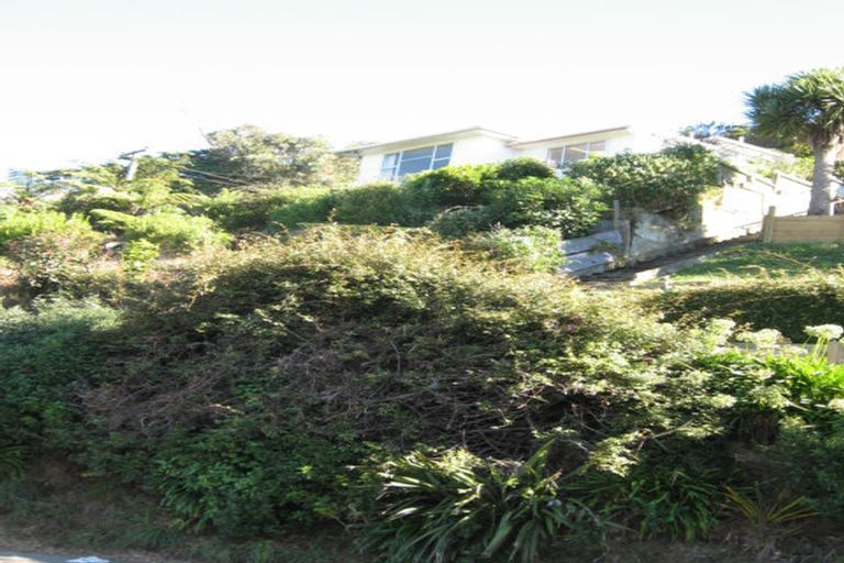 Photo of property in 125 Newlands Road, Newlands, Wellington, 6037