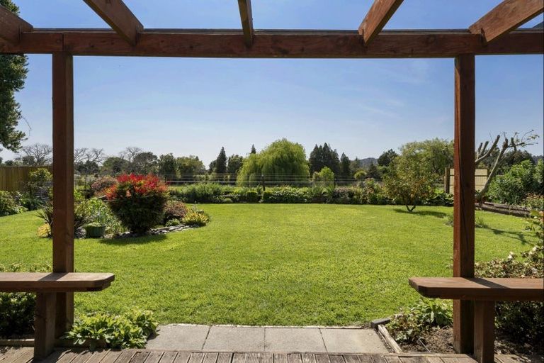 Photo of property in 35 Edgewater Grove, Whakatane, 3120