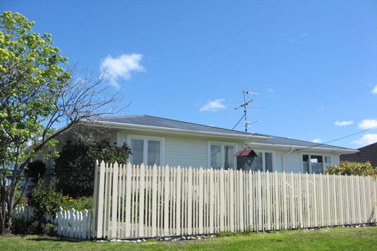 Photo of property in 22 Andrew Street, Stoke, Nelson, 7011