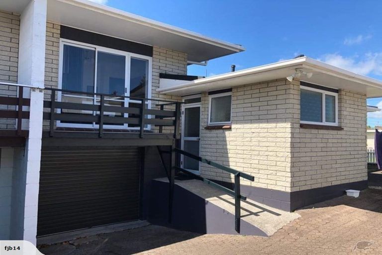 Photo of property in 82 Tukapa Street, Westown, New Plymouth, 4310