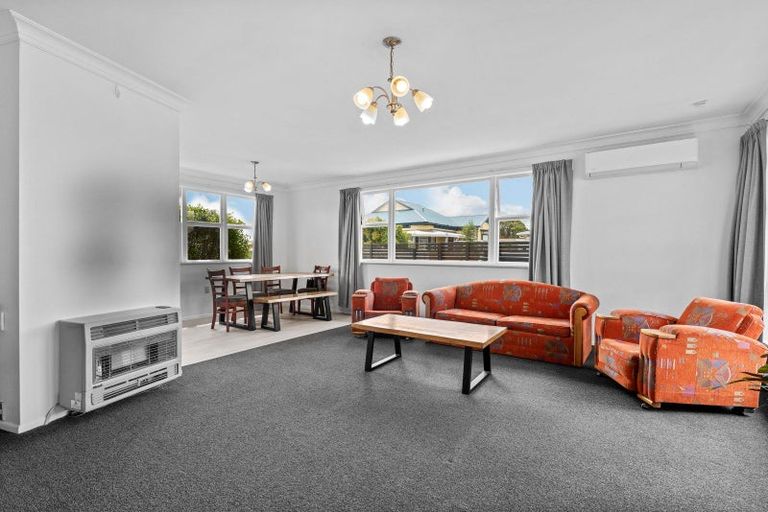 Photo of property in 587 Queen Street East, Levin, 5510