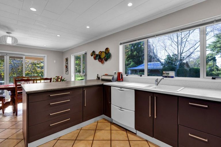 Photo of property in 120 Paraite Road, Paraite, New Plymouth, 4373