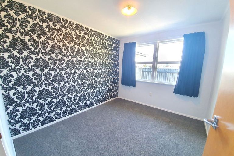Photo of property in 32 Tararua Terrace, Cloverlea, Palmerston North, 4412