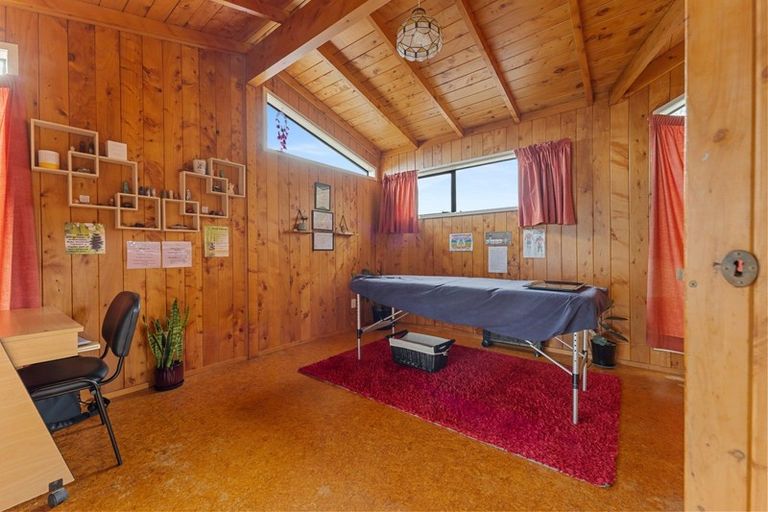 Photo of property in 24 Montjoy Street, Stratford, 4332