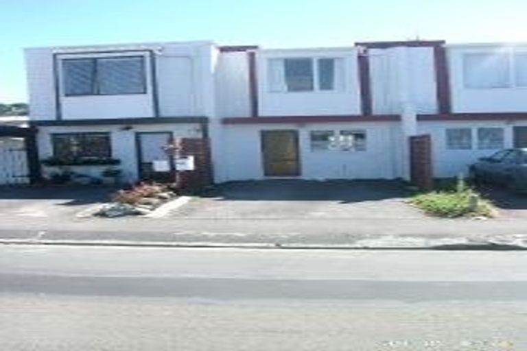 Photo of property in 2/20 Frankmoore Avenue, Johnsonville, Wellington, 6037