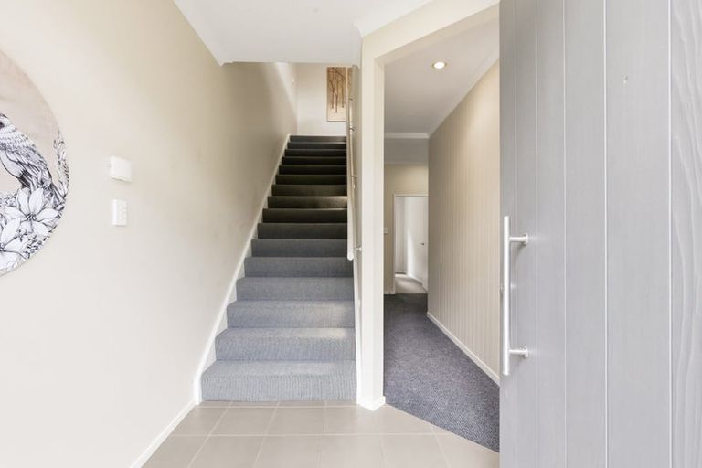 Photo of property in 2/17 Tremaine Avenue, Two Mile Bay, Taupo, 3330