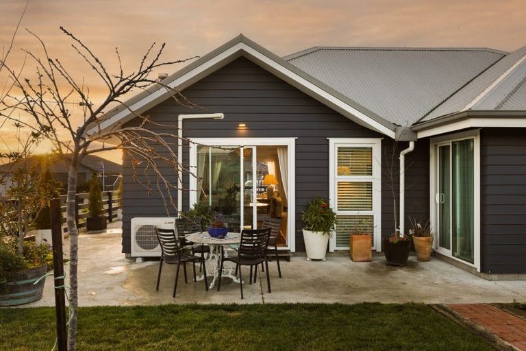 Photo of property in 5 Grooby Place, Havelock North, 4130