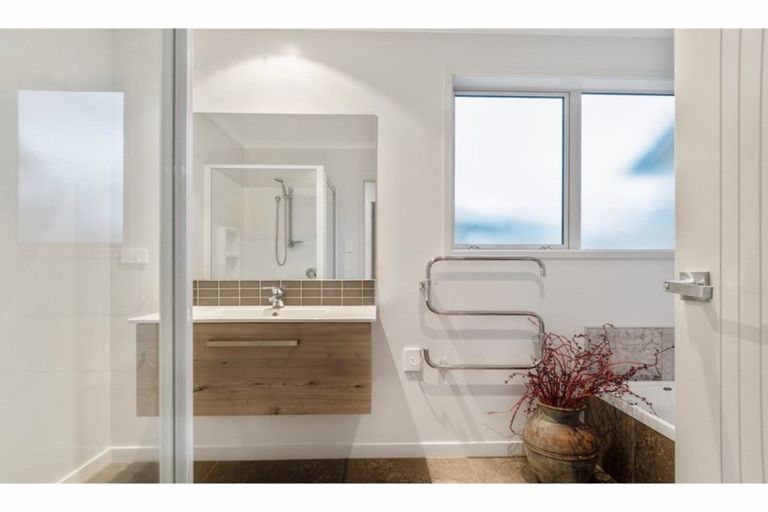 Photo of property in 278 Lakes Boulevard, Pyes Pa, Tauranga, 3112