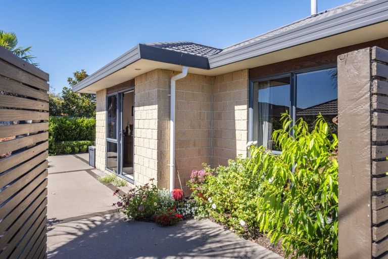 Photo of property in 82 Regent Drive, Paraparaumu Beach, Paraparaumu, 5032