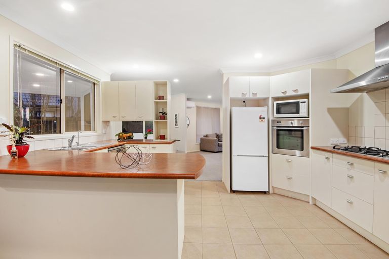 Photo of property in 55 Mt Lebanon Crescent, The Gardens, Auckland, 2105