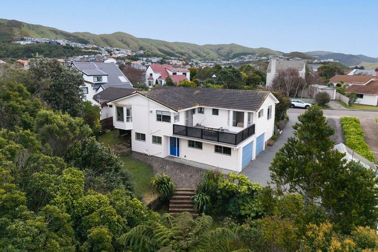 Photo of property in 10 Mallard Grove, Churton Park, Wellington, 6037