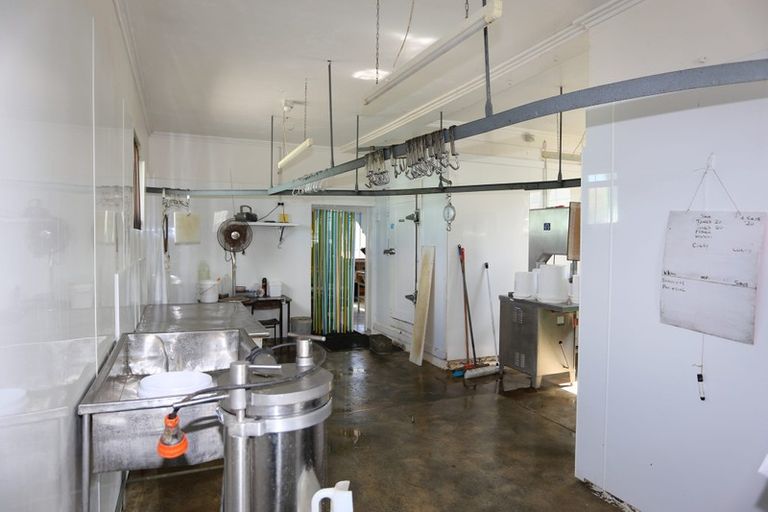 Photo of property in 25 Library Road, Te Karaka, 4022