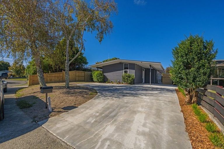 Photo of property in 4 Viscount Place, West End, Palmerston North, 4412