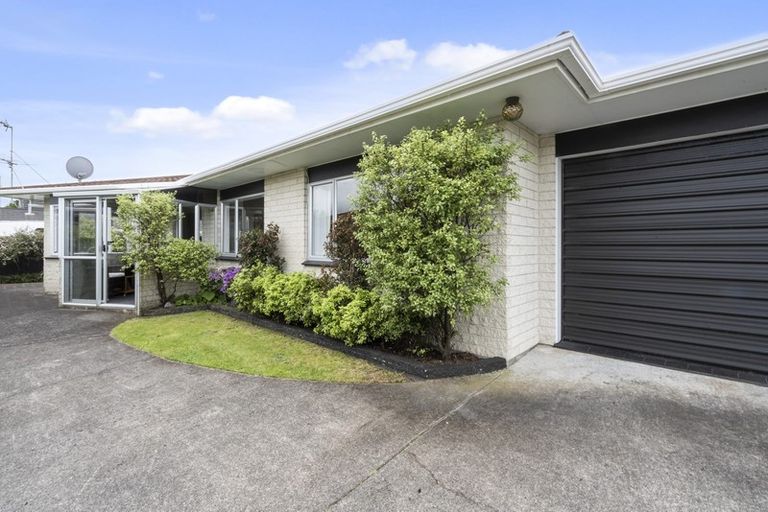 Photo of property in 3/3 Union Street, Merrilands, New Plymouth, 4312