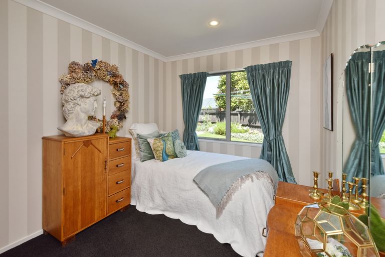 Photo of property in 20 Crombie Green, Northwood, Christchurch, 8051