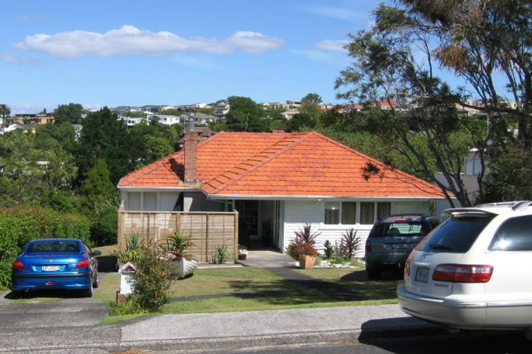 Photo of property in 26 Peter Terrace, Castor Bay, Auckland, 0620
